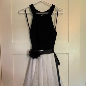 Le Château size S prom dress